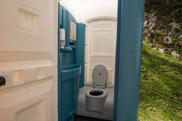 Best Portable restroom trailer rental  in Northlakes, NC